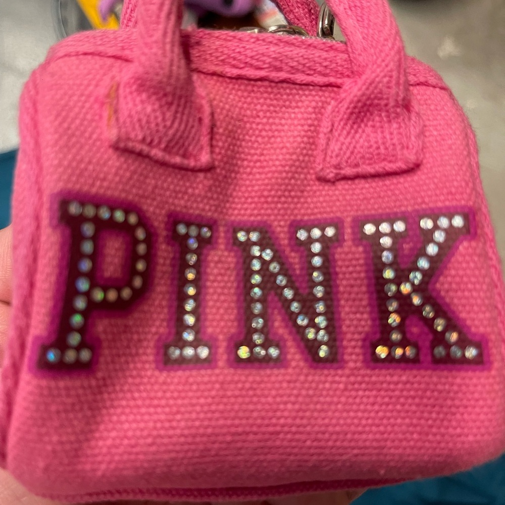 PINK Victoria's Secret COLLECTABLE VINTAGE Pink Change Purse Keychain - Picture 2 of 5